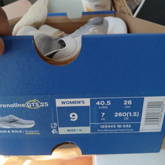 Brooks Women's Gray Running Shoes - Picture 11 of 14